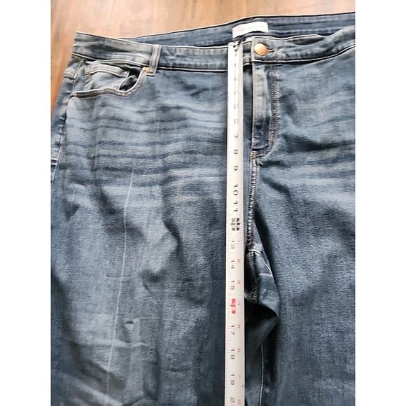 Lane Bryant Midrise Boyfrien Fit Jeans Womens Size 28 Signature Fit Flex... - Picture 3 of 7